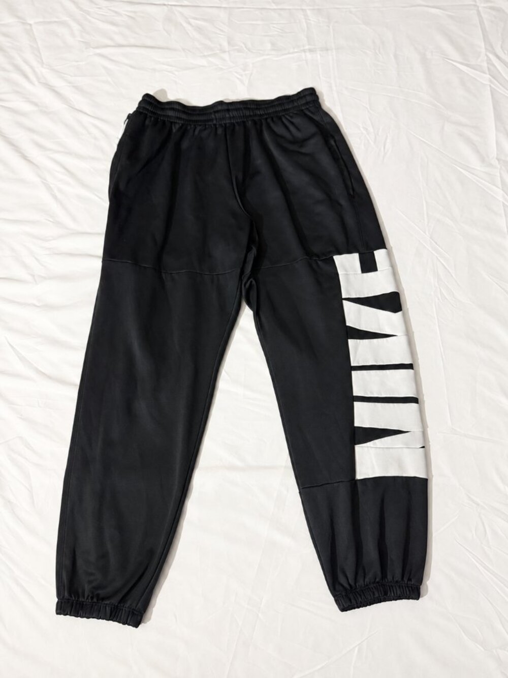 Nike Therma-FIT Jogger Sweatpants Men’s XL Black White Logo Graphic